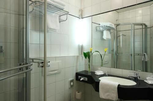 Hotel Petershof Constance Extérieur photo